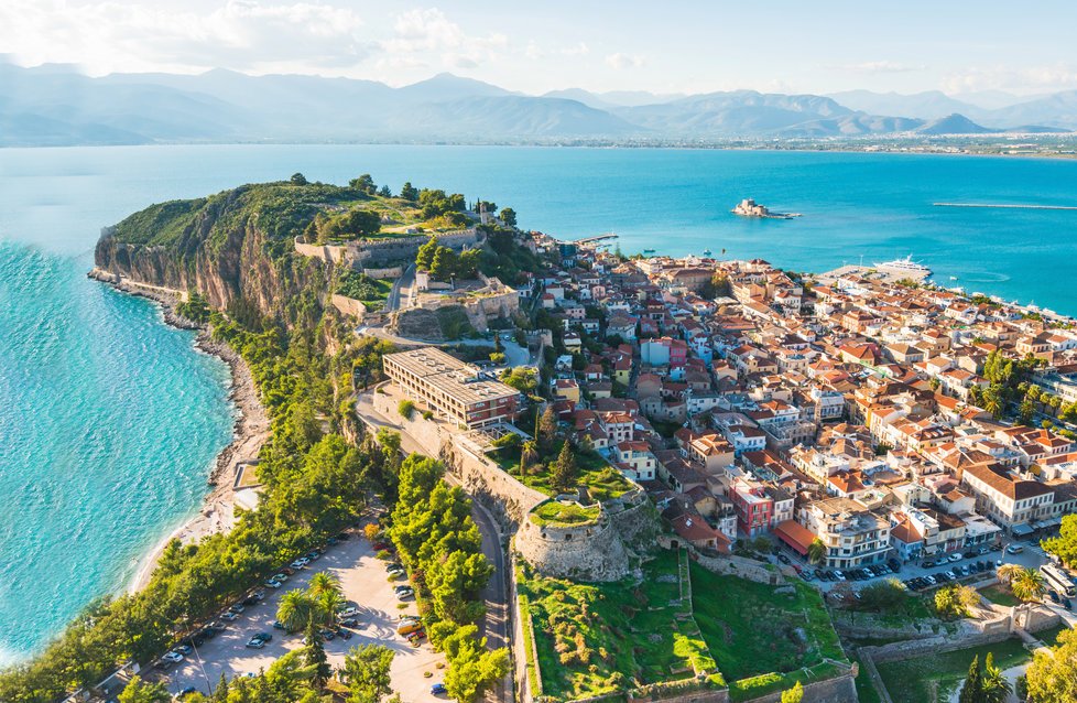 Peloponéský ráj: Příroda, starověké památky a teplé moře