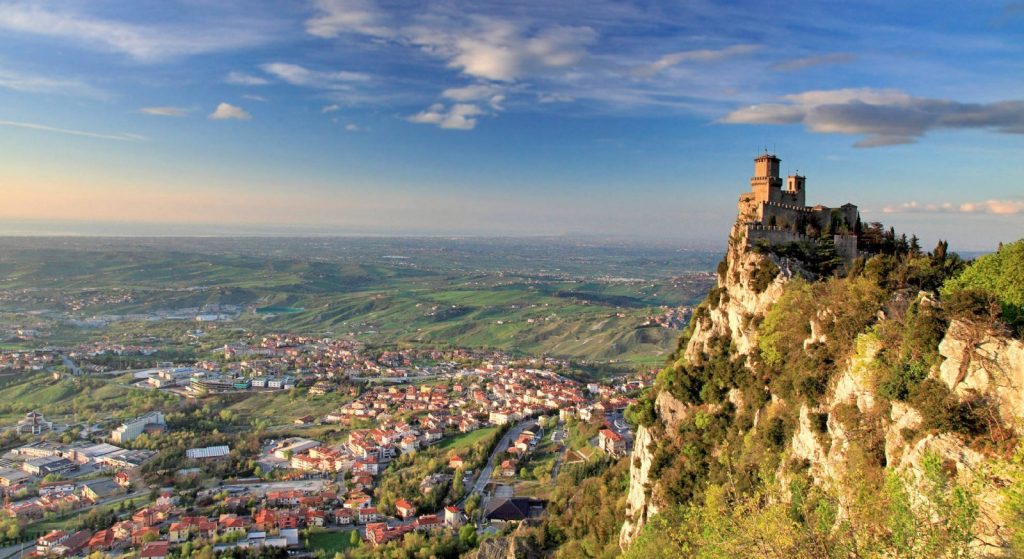 San Marino: Nejmenší země ve slunné Itálii