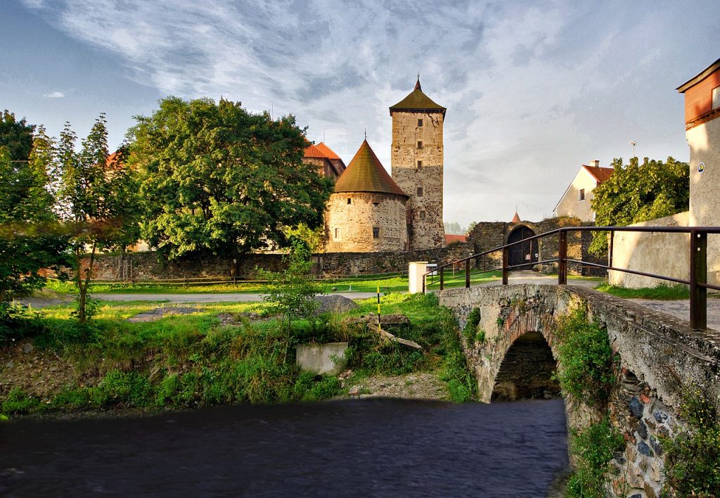 10 hradů a zámku Česka, které jsou opředeny záhadami