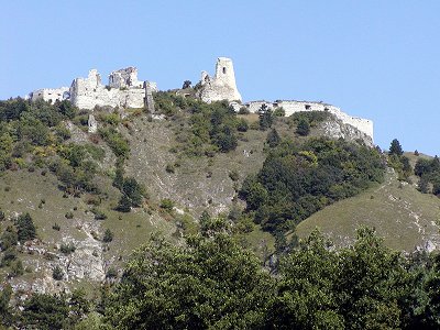 Čachtický hrad – pohled od Višňového