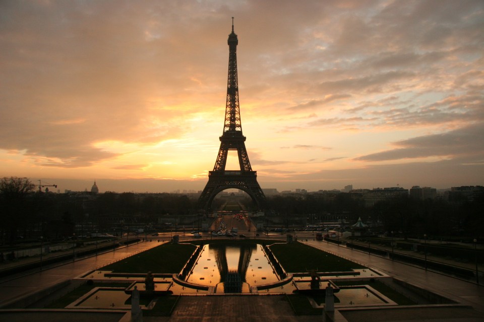Dechberoucí Eiffelova věž: Opravdu ji Pařížané nenáviděli?