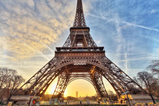 Mohla stát Eiffelova věž v Barceloně?