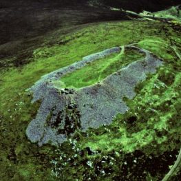 Záhada skleněných pevností ve Skotsku: Kdo je postavil?