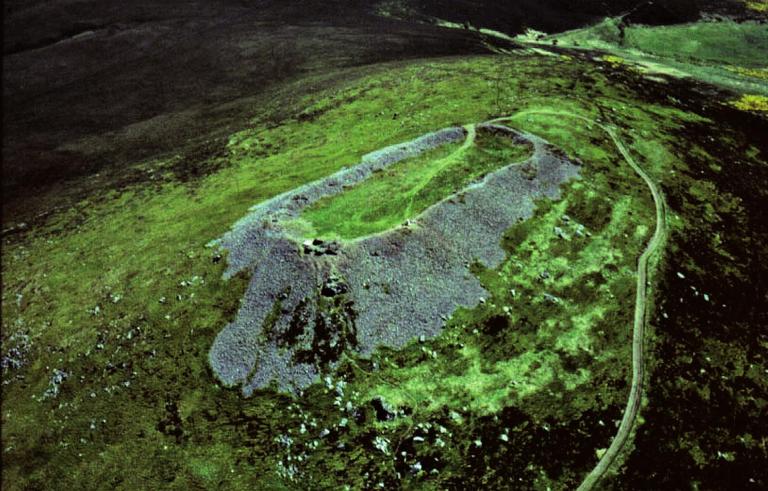 Záhada skleněných pevností ve Skotsku: Kdo je postavil?