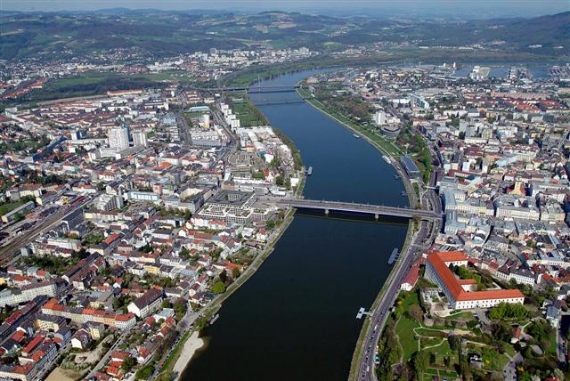 Letecký pohled na Linz
