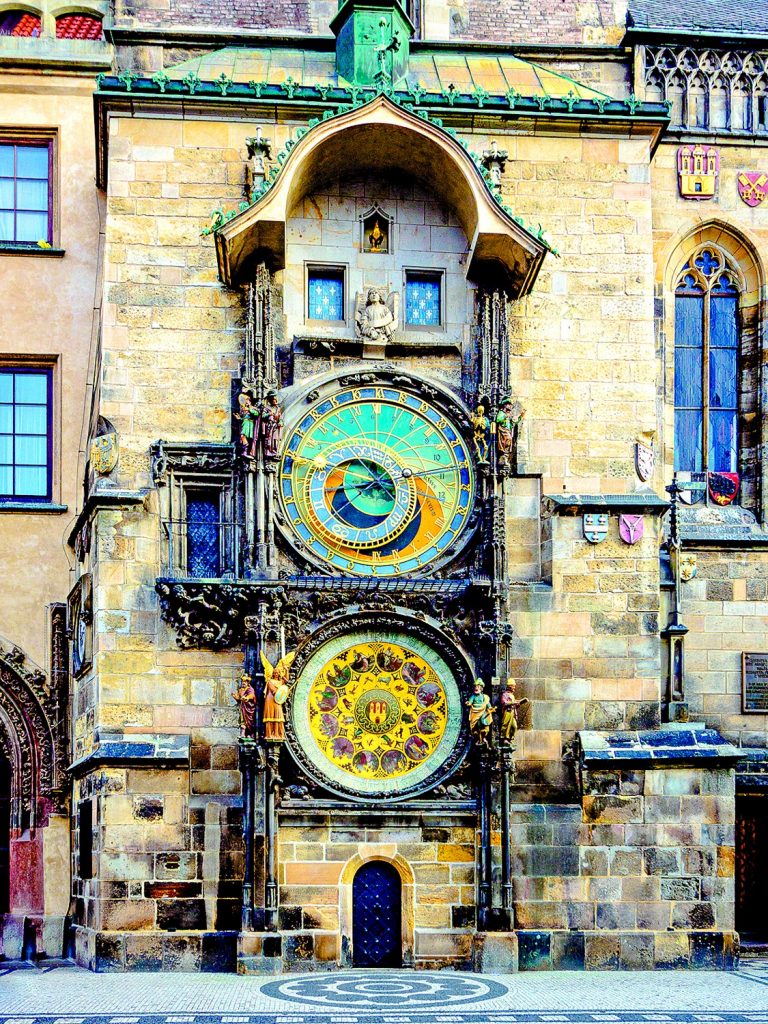 Původní mechanismus pražského orloje je dnes nejstarším fungujícím strojem tohoto druhu na světě.