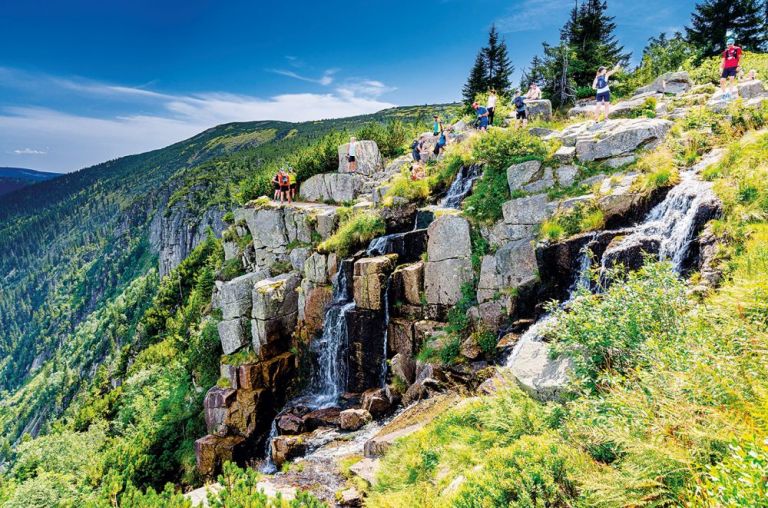 Pančavský vodopádje s výškou 148 metrů je nejvyšším v republice.