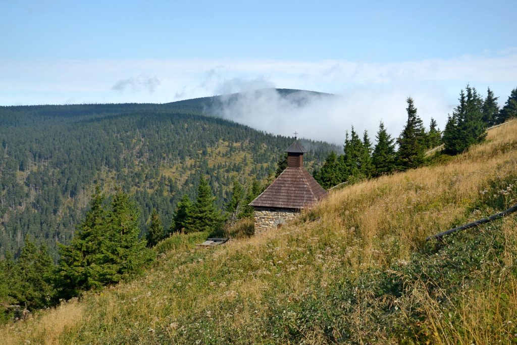 Vřesová studánka u Červené hory: Za výhledy i léčivou vodou