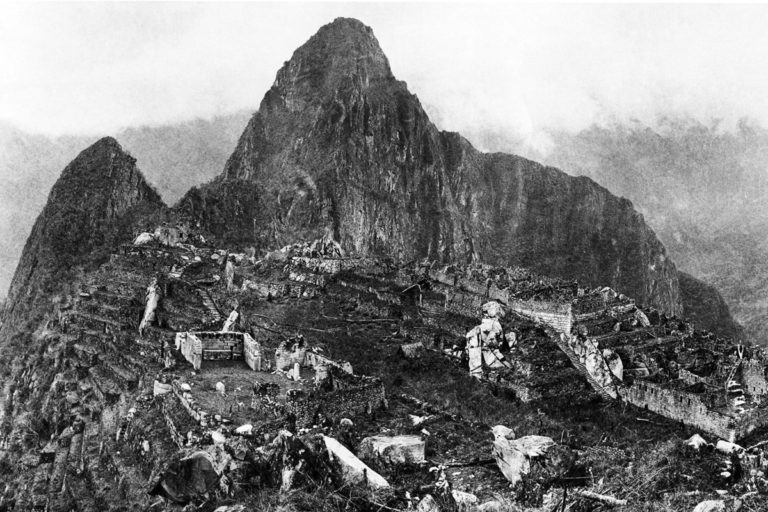 Pohled na ruiny Machu Picchu z roku 1912