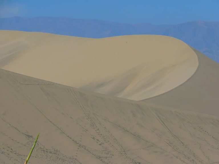 Typická peruánská poušť, to je Nazca.