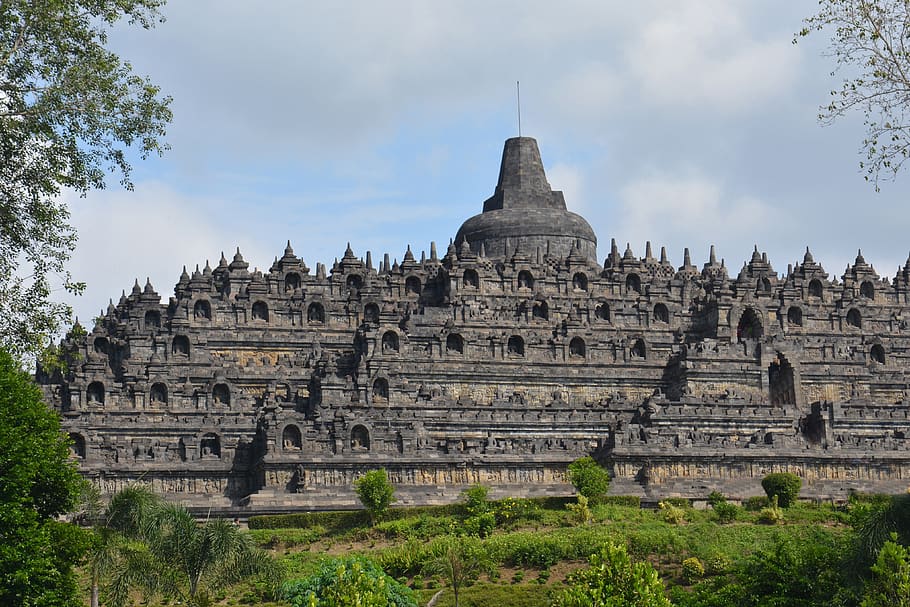 Borobudur: Chrám uprostřed džungle