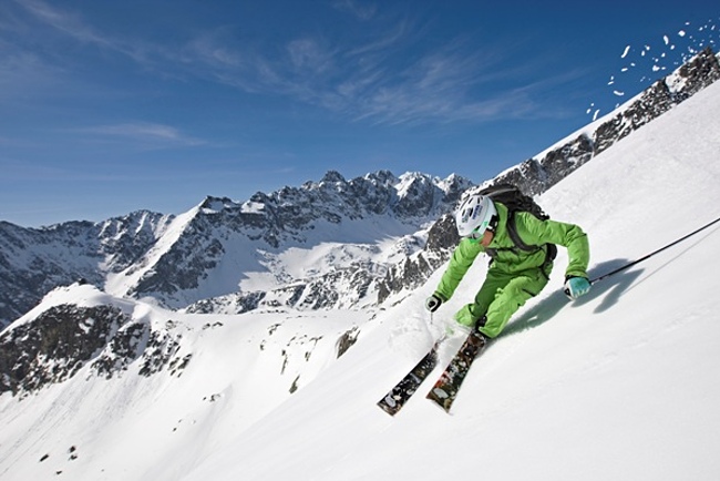Užijte si pohodové kurzy lyžování!