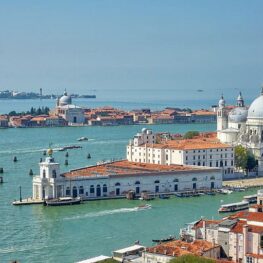 Italské Benátky: Romantika ve městě gondol a masek