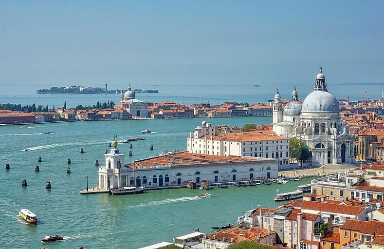 Italské Benátky: Romantika ve městě gondol a masek