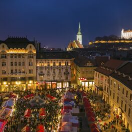 Bratislava: Nechte se okouzlit vánoční atmosférou, přijeďte k sousedům na vánoční trhy