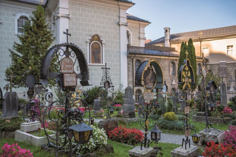 Jeden z nejkrásnějších hřbitovů na světě je Svatopetrský.
