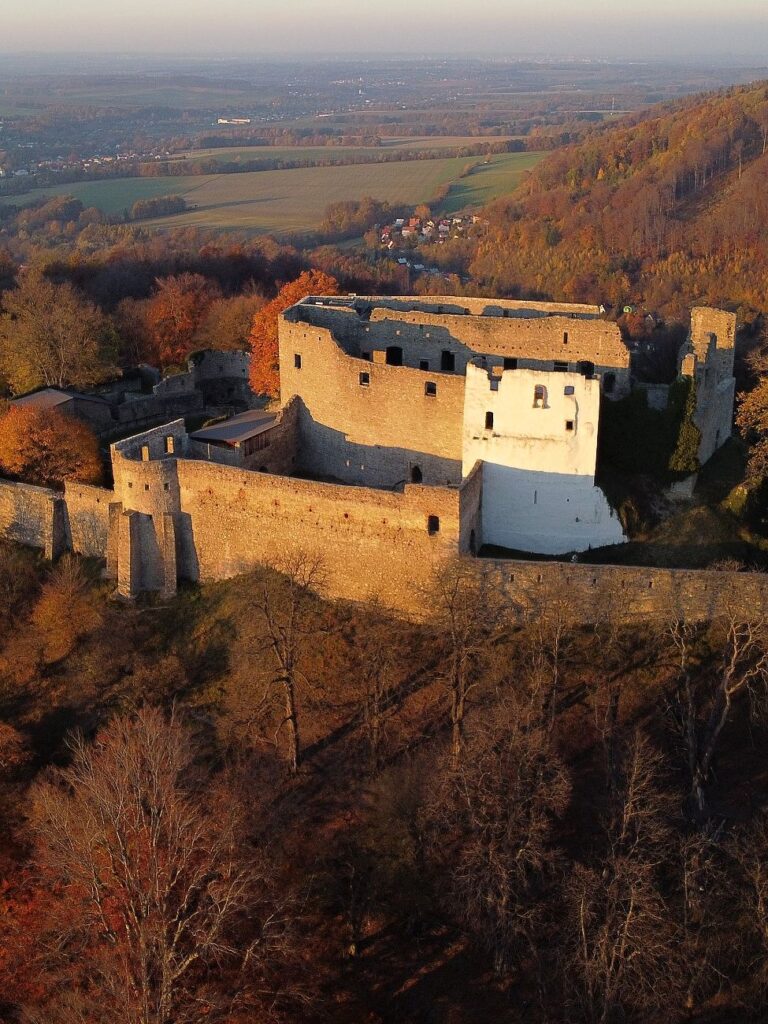 Jako mnoho dalších hradů vypadá nejlépe nejspíš na podzim. Foto: Ilona Hromadkova