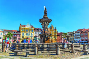 Samsonova kašna: Monument uprostřed náměstí v Českých Budějovicích