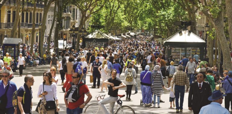 Na La Rambla najdete obchody všech možných řetězců.