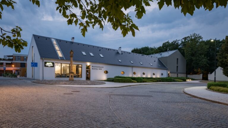 Restaurace a hotel Panská zahrada v Dobřichovicích