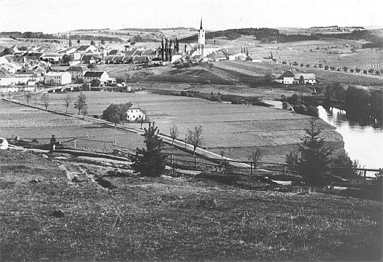 Frymburk, jedna z obcí, které zmizí pod hladinou.