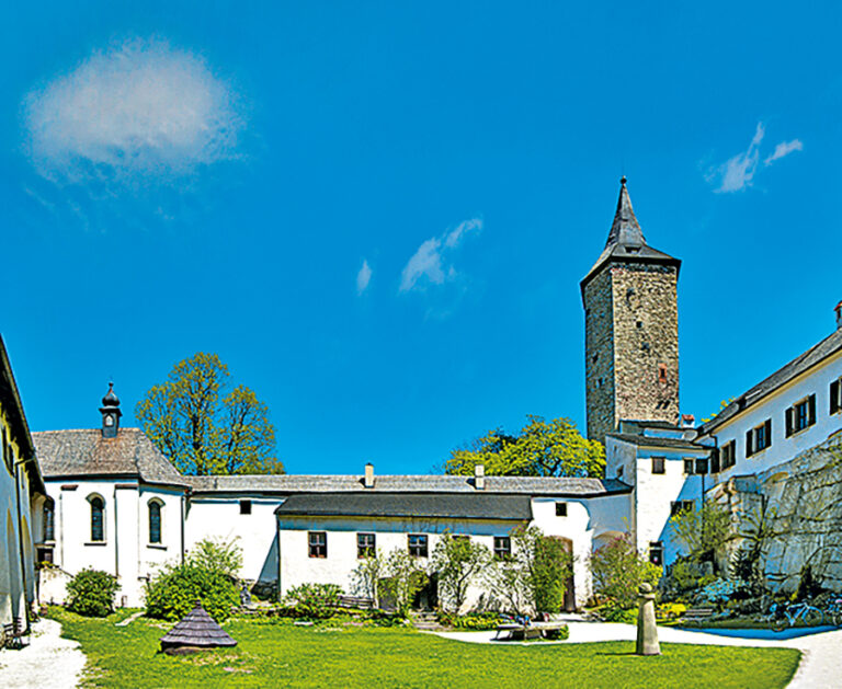 Gotická elegance váženého Roštejna.