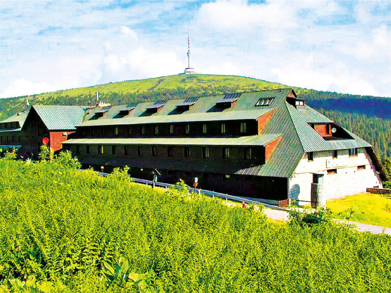 Chata Ovčárna je ideálním místem k občerstvení a odpočinku.