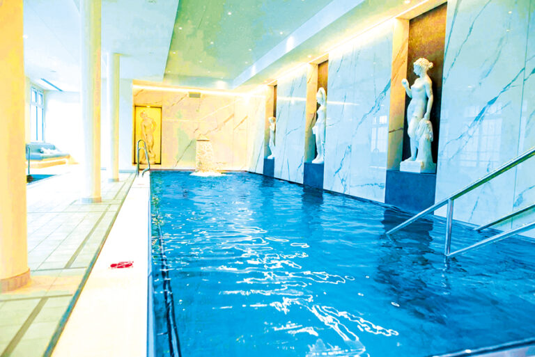 Krásný římský bazén najdete ve Spa resortu Libverda.