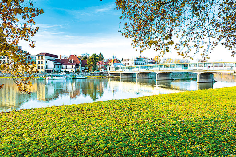 Pobyt vám zpříjemní pohodová procházka podél Váhu.